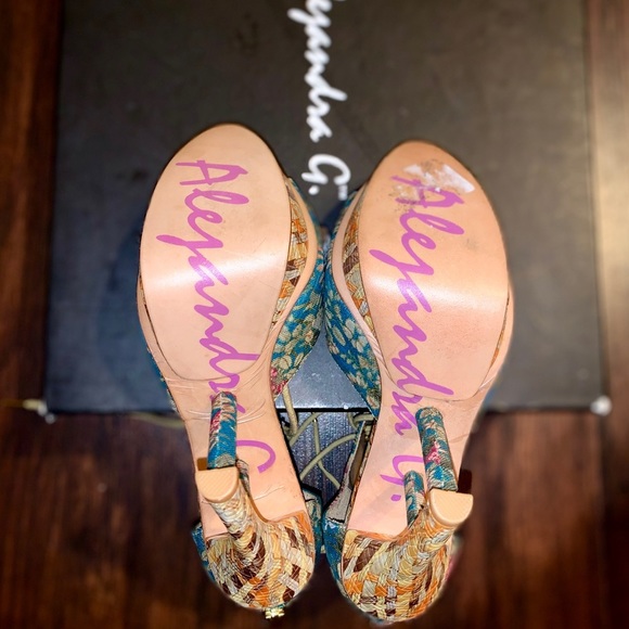 Alejandra G. ‘Yesi’ Floral High Sandal Brand New - Picture 3 of 7